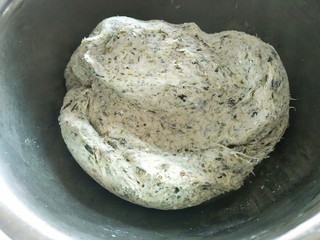 9、潮汕鼠曲粿,用手揉成团