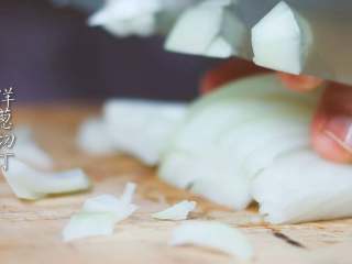 6、番茄芝士锅,洋葱切丁