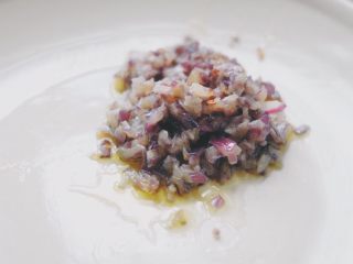 5、奇亚籽牛肉饼,炒熟后盛出备用