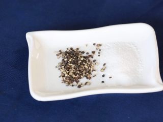 3、明虾沙拉,原料