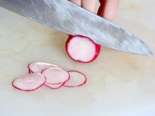 18、明虾沙拉,萝卜切成小片