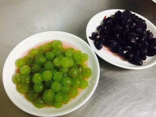 4、葡萄????果酱,去皮 去籽 这部份需要耐心