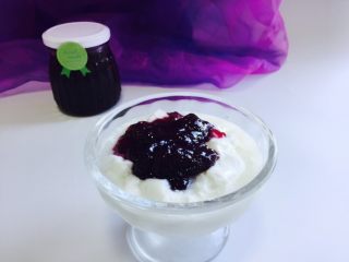 14、葡萄????果酱,配上一碗 自己酸奶 最爱这样吃了