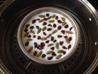 12、重阳糕,水开后放入锅中，大火蒸20分钟即可