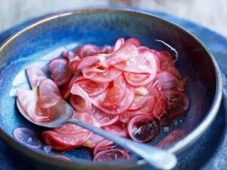 1、【下饭菜】腌菜集锦,腌小萝卜：小红萝卜若干个