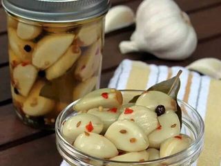 31、【下饭菜】腌菜集锦,泡蒜：蒜、盐、辣椒、花椒、陈醋