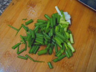 5、红烧鳊鱼,葱花