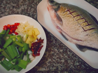 9、红烧鳊鱼,可以准备开炒了！