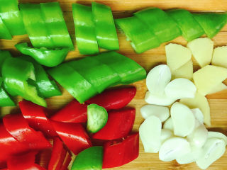 5、四川回锅肉,切片、切块