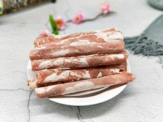 12、羊排火锅,准备羊肉卷,火锅必备。