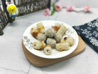 13、羊排火锅,贡丸类。