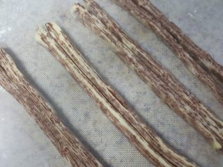 16、大理石纹豆沙吐司,16切面向上，俩俩相并。