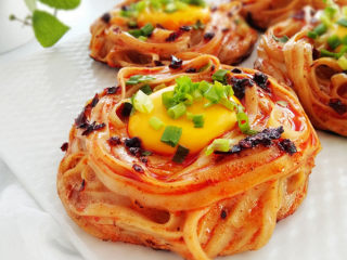 11、鸟巢鸡蛋饼,香辣美味很好吃！