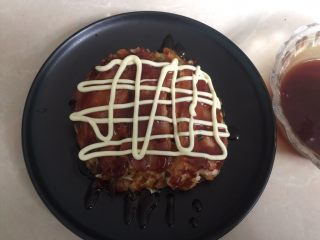 17、大阪烧,挤入丘比沙拉酱