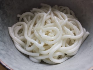 13、冬至美食~黄芪党参芡实牛骨汤,乌冬面入滚水煮五分钟捞出