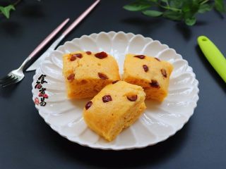 15、蓬松柔软马拉糕,好吃又喜庆