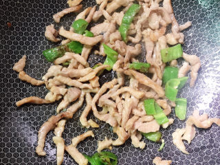 13、榨菜肉丝,炒熟