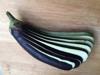 3、蒜蓉风琴烤茄,如图