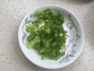 5、蒜蓉风琴烤茄,青椒也切成丁