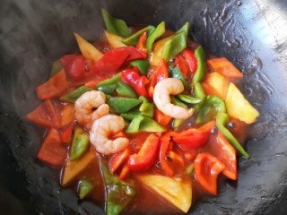 21、锦卤馄饨——《风味人间》复刻版,翻炒均匀，微微收收汤汁。