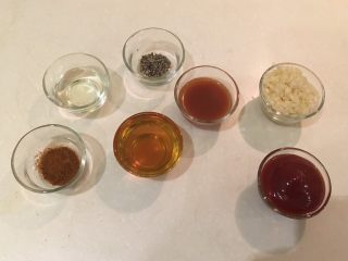 1、香辣小鸡胸,所有调味料！