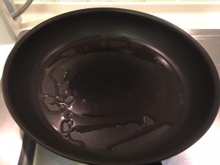 7、香辣小鸡胸,薄油起油锅