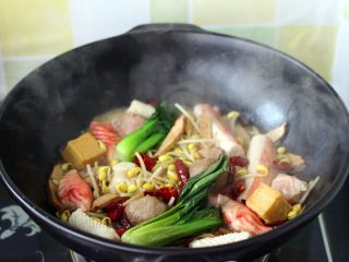 18、做年货-麻辣烫,继续小火炖煮1分钟左右后