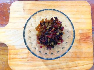 4、又香又酥的黑芝麻杂果干桃酥,全部剪好了！