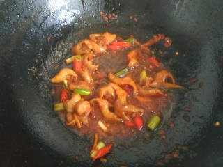 10、肥肠面,翻炒均匀