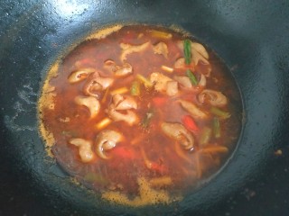 12、肥肠面,烧开后关火