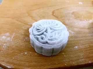 19、简单快手低热量的冰皮月饼,一个冰皮月饼就完成了