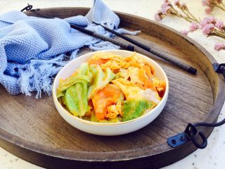 13、#懒人料理# 西红柿炒鸡蛋圆白菜,漂亮吧！？