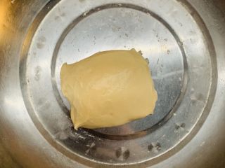 17、狂野番茄芝士薄底披萨,整理整齐醒发一个半小时。