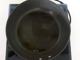 23、美味小零食  香酥开边蚕蛹,另起锅，锅里留少许底油