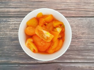 3、冬至美食 羊肉火锅,剥皮 切块