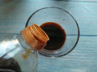 4、葱烧炸鸡块,酱汁:生抽