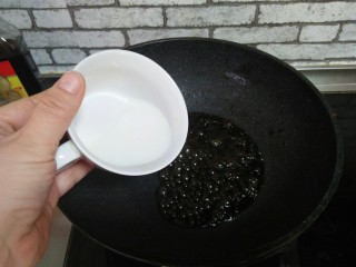 15、葱烧炸鸡块,加水淀粉