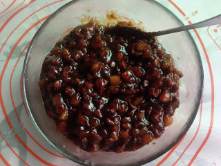 18、广式叉烧包,装入碗中放凉