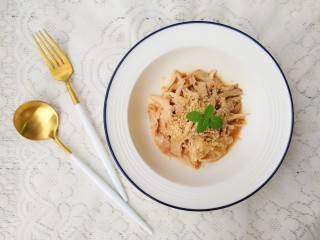 15、盐焗手撕鸡,特写