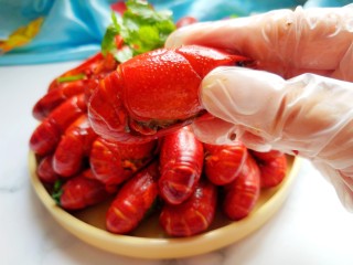 1、香辣小龙虾,美美图片来一张,肉质饱满,香辣美味!