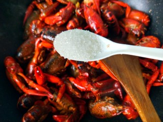 11、香辣小龙虾,一勺白糖。