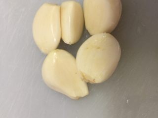 6、横行霸道之～螃蟹秋葵,蒜头剥皮