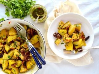 7、咖喱烤鸡土豆沙拉,可以享受美味啦。