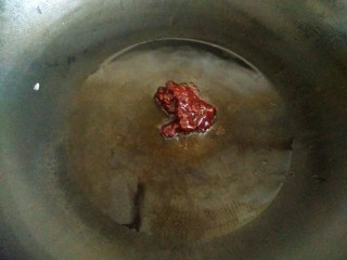 7、麻辣香锅,热锅冷油，下郫县豆瓣