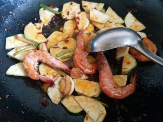 12、麻辣香锅,放没有焯水的葫芦瓜