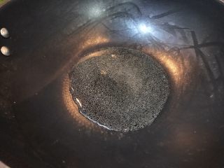 8、超满足便当（7）,锅内加入少许油