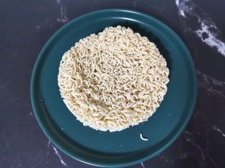 4、部队火锅,辛拉面