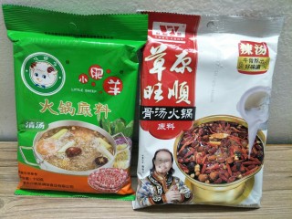11、鸳鸯火锅,图方便买的现成的火锅底料，有时间的可以自己做