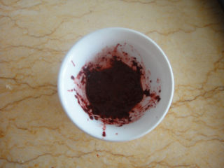 12、苏式椒盐五仁月饼,红曲粉提前用清水拌匀