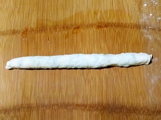 9、做饼+手抓饼,从下至上卷起。